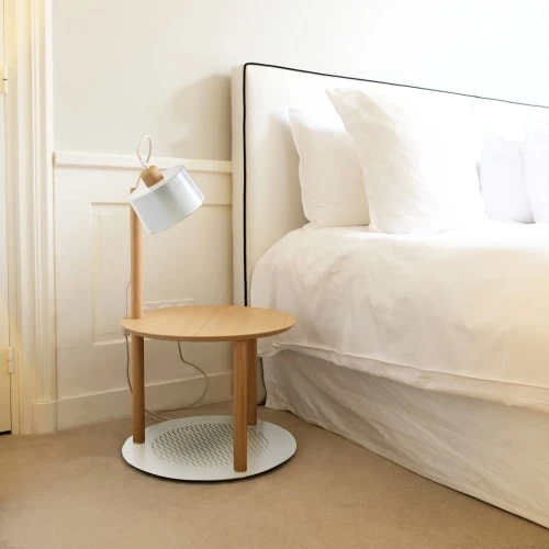 DIZY Design Tables De Chevet Good Is Beautiful Table De Chevet Avec Lampe En Chêne Et Métal Blanc 5 DIZY Design Tables De Chevet Good Is Beautiful Table De Chevet Avec Lampe En Chêne Et Métal Blanc – Image 3