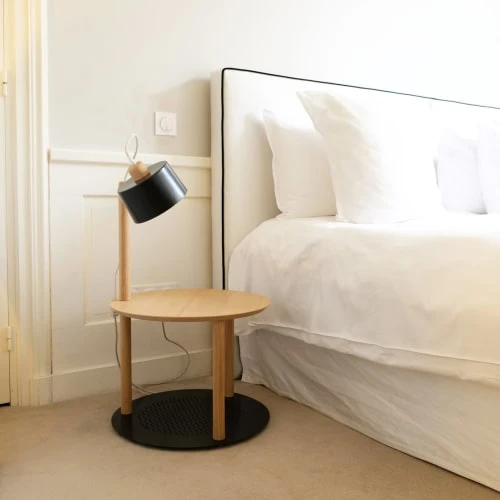 DIZY Design Tables De Chevet Good Is Beautiful Table De Chevet Avec Lampe En Chêne Et Métal Noir 4 DIZY Design Tables De Chevet Good Is Beautiful Table De Chevet Avec Lampe En Chêne Et Métal Noir – Image 2