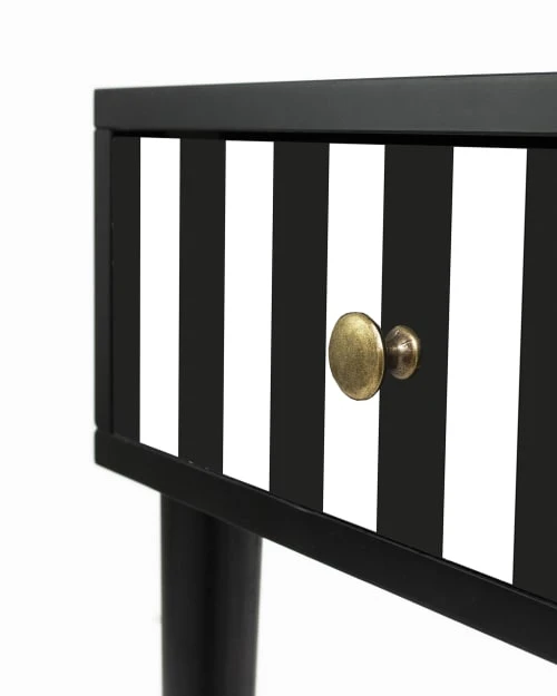 RNT By Really Nice Things Tables De Chevet Table De Chevet En MDF Imprimé à Franges Blanches Et Noires. 7 RNT By Really Nice Things Tables De Chevet Table De Chevet En MDF Imprimé à Franges Blanches Et Noires. – Image 5