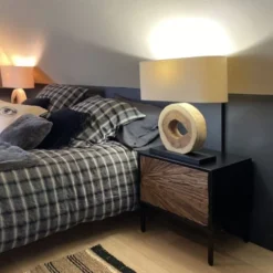 Now’s Home Tables De Chevet Table De Chevet En Métal Noir Et Porte En Teck Recyclé -Tables De Chevet Soldes table de chevet en metal noir et porte en teck recycle 2