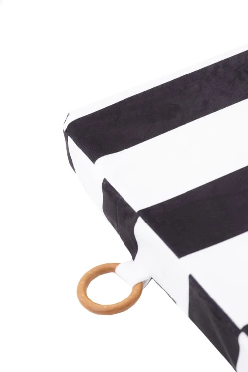 RNT By Really Nice Things Têtes De Lit Tête De Lit En Velours Et Mousse Imprimé à Franges Blanches Et Noires. 7 RNT By Really Nice Things Têtes De Lit Tête De Lit En Velours Et Mousse Imprimé à Franges Blanches Et Noires. – Image 5